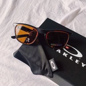 BRAND NEW Oakley prizm sunglasses!